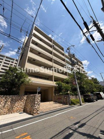 建物外観　落ち着いた雰囲気の外観です