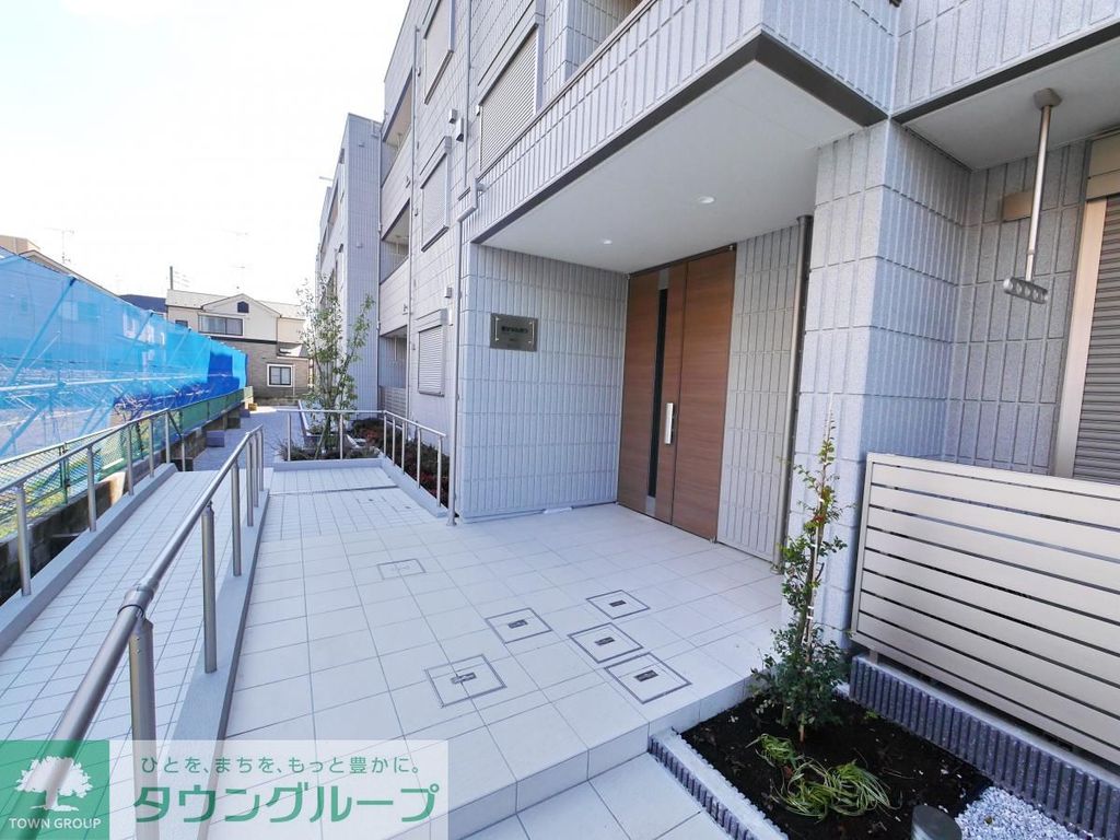 エントランス　駐車場