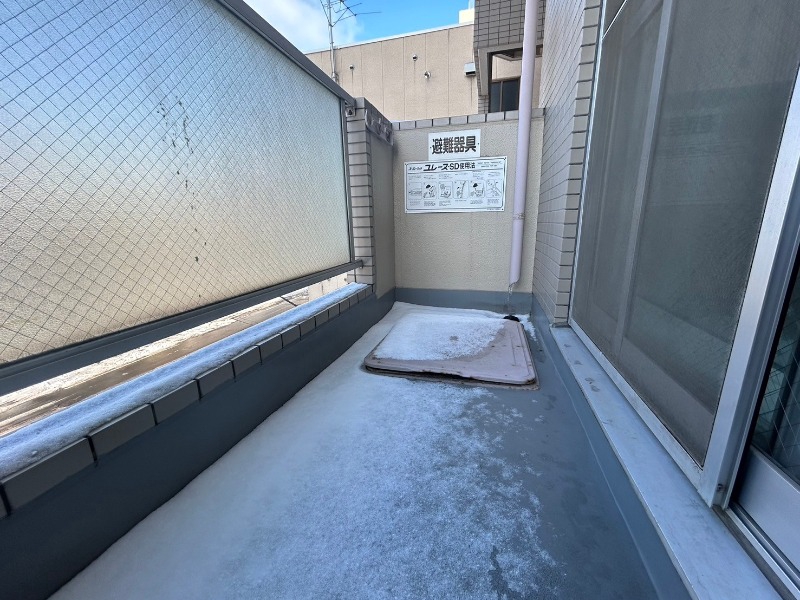 バルコニー　バルコニーです。天気の良い日には外干しができます！