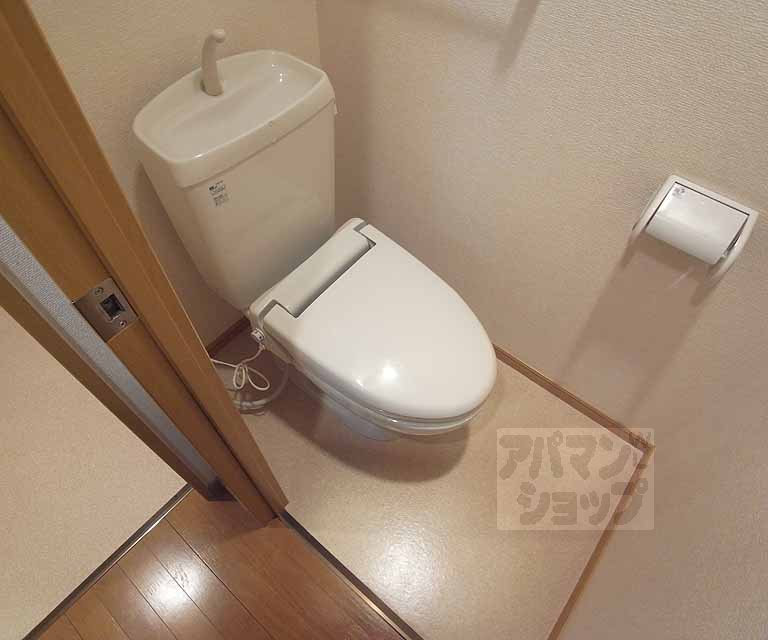 トイレ　冬でも嬉しいウォームレットトイレです。