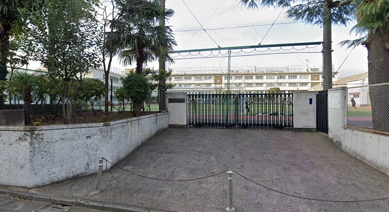 中学校　目黒区立第八中学校（都立大学）（中学校）まで709m