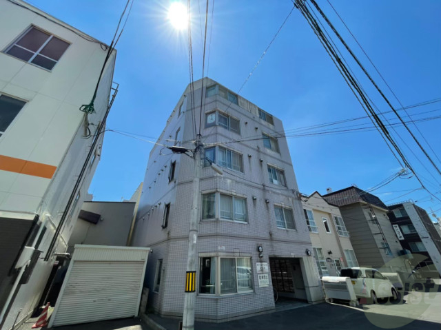 建物外観　札幌市北区北３５条西「メゾンエクレーレ北３５条」