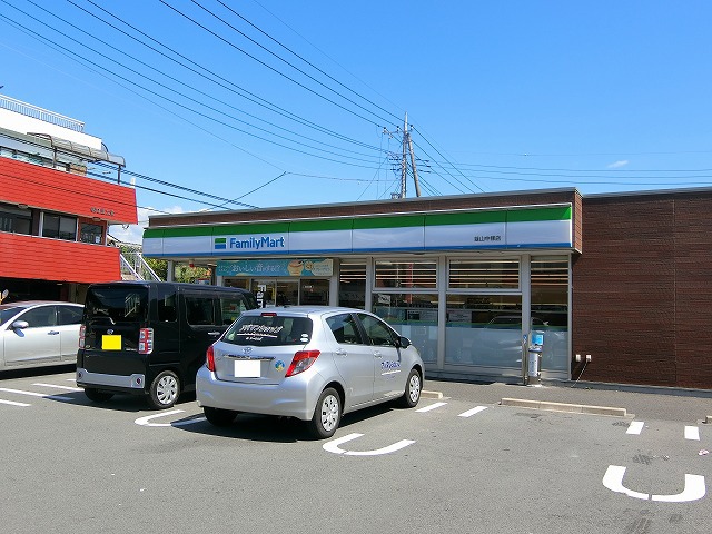 コンビニ　ファミリーマート韮山中條店（コンビニ）まで379m