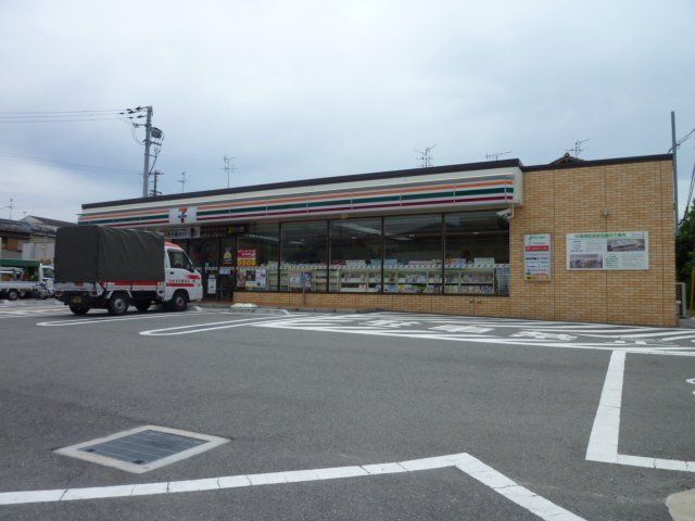 コンビニ　セブンイレブン東大阪小若江4丁目店（コンビニ）まで117m