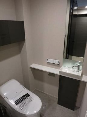トイレ　別タイプ部屋　参考写真です