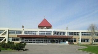 小学校　滝川市立滝川西小学校（小学校）まで700m