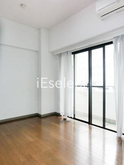 居室・リビング　明るいお部屋ですね。