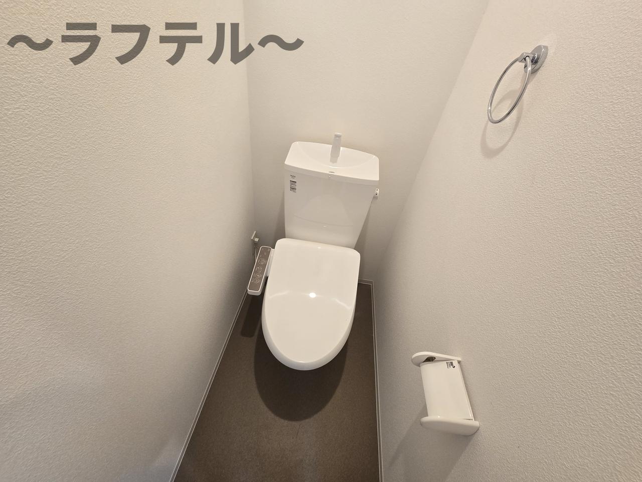 トイレ　同メーカー施工　別部屋イメージ写真