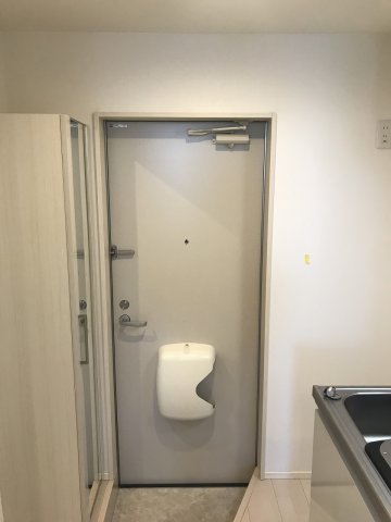 玄関　202号室