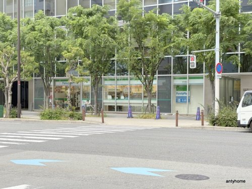 コンビニ　ファミリーマート 本町橋店（コンビニ）まで290m