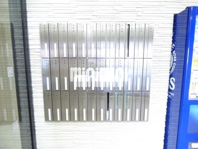 エントランス　郵便受け
