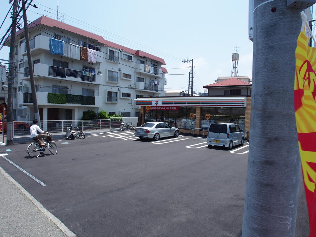 コンビニ　セブンイレブン藤沢川名1丁目店（コンビニ）まで408m