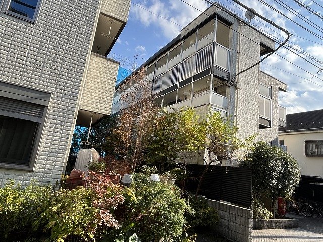 建物外観　落ち着いた雰囲気の外観です