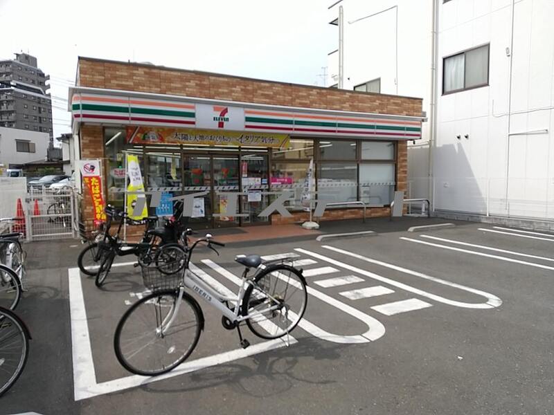 コンビニ　セブンイレブン（コンビニ）まで240m