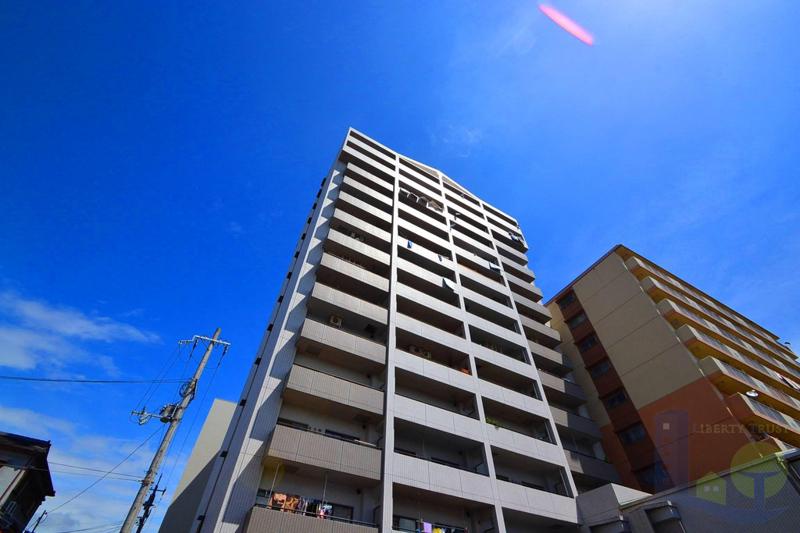 建物外観　鉄筋コンクリート造マンションです
