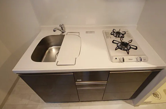 キッチン　※写真は同じマンションの違う部屋のものになります。
