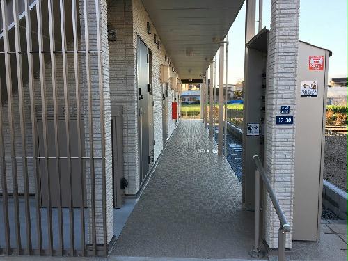 玄関　備品や設備は号室等により異なります。現地をご確認ください。