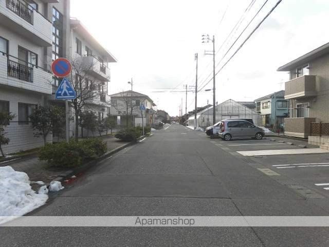 その他　前面道路（その他）まで0m