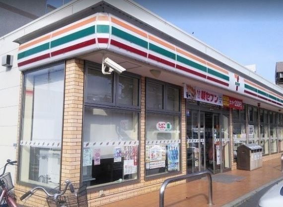 コンビニ　セブンイレブン川崎下小田中1丁目店（コンビニ）まで300m