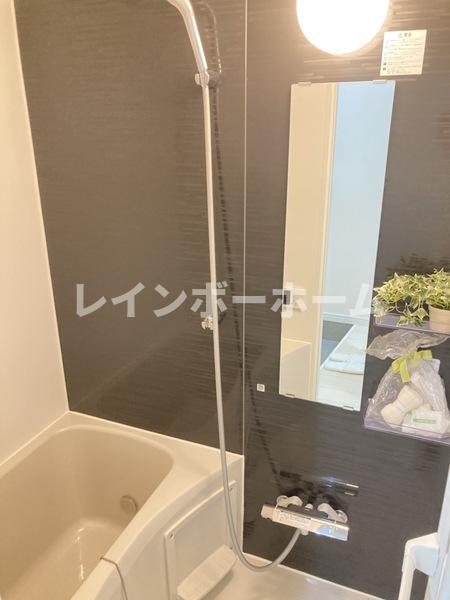 バス・シャワールーム　ゆったり過ごせるお風呂です