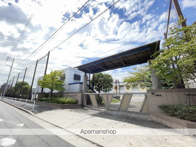 小学校　伝馬小学校（小学校）まで523m