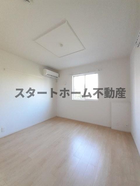 その他部屋・スペース　使い勝手のいい寝室です