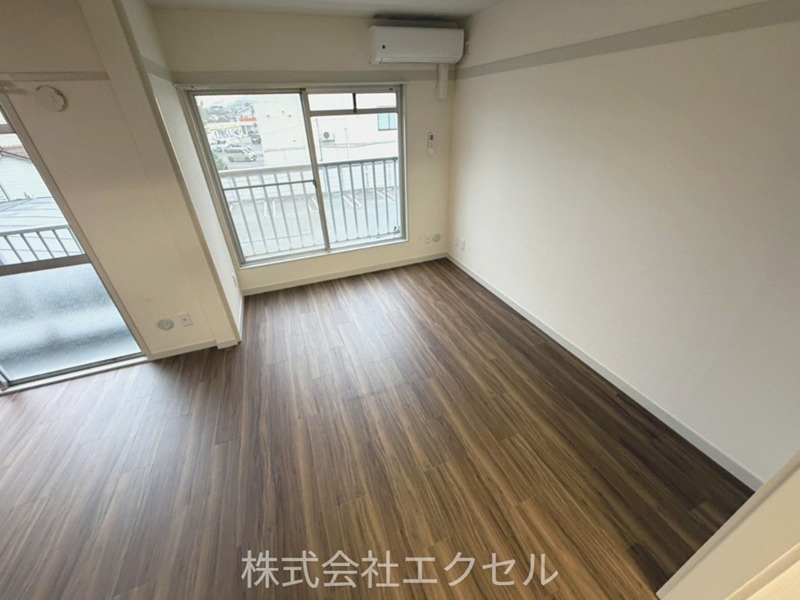 ＪＲ中央線 八王子駅 徒歩10分 3階建 築43年の居間写真