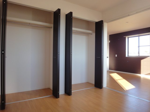 収納　南面洋室クローゼット