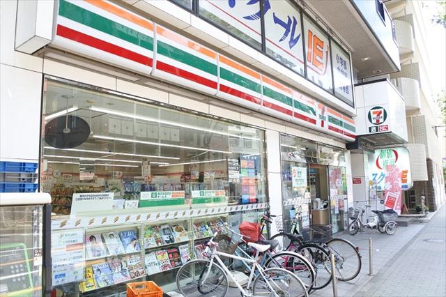 コンビニ　セブンイレブン（コンビニ）まで49m