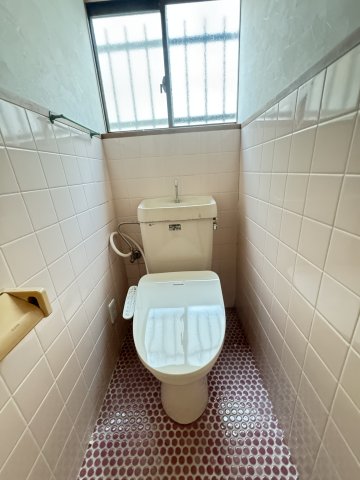 地下鉄海岸線 駒ケ林駅 徒歩5分 2階建 築37年のトイレ写真