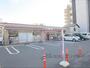 コンビニ　セブンイレブン亀岡駅前店（コンビニ）まで600m