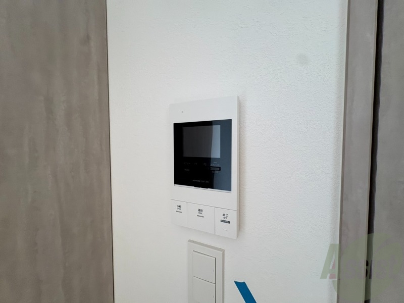 セキュリティ　ＴＶモニター付インターホンです。来客者の顔が見えるので安心！