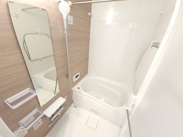 バス・シャワールーム　※別部屋の写真になります
