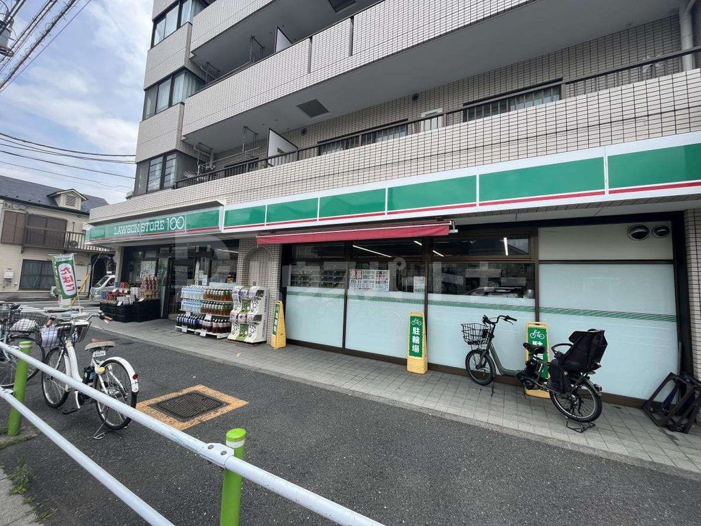 コンビニ　ローソンストア100板橋西台三丁目店（コンビニ）まで300m