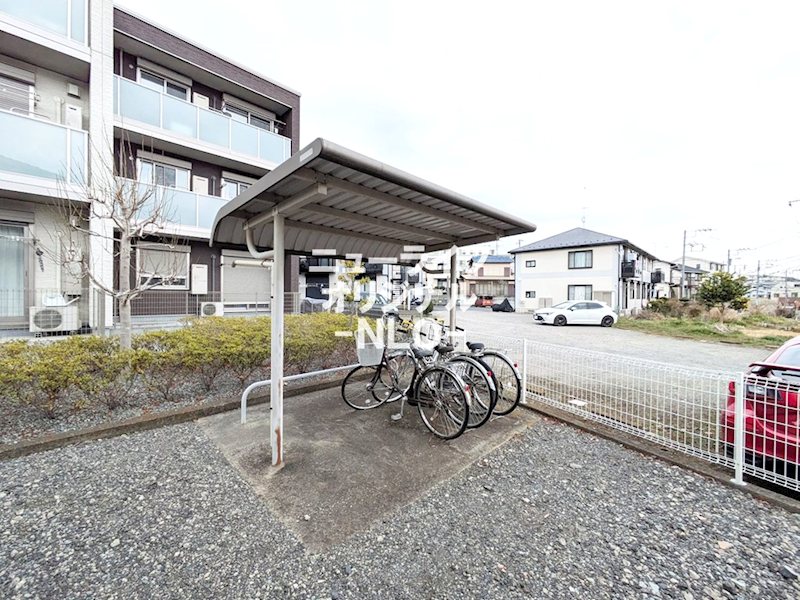 その他共有部分　大切な自転車を雨から守る屋根付きサイクルポート付き☆