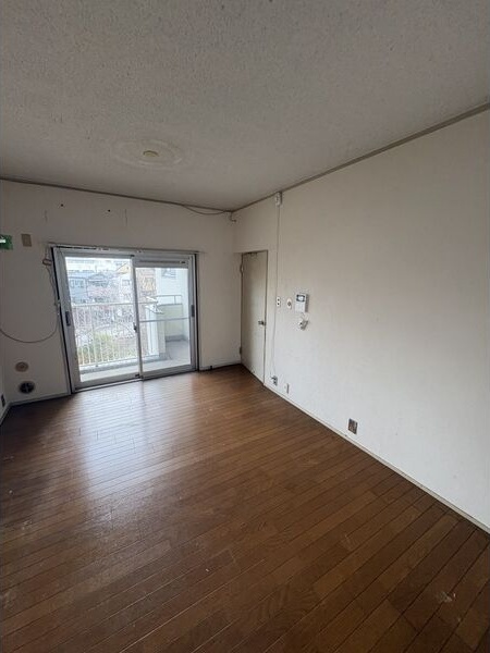 ＪＲ福知山線 塚口駅 徒歩20分 5階建 築51年の居間写真