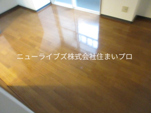 京阪本線 古川橋駅 徒歩3分 5階建 築26年の居間写真