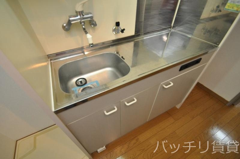 キッチン　画像は別号室タイプの為、現状を優先致します。