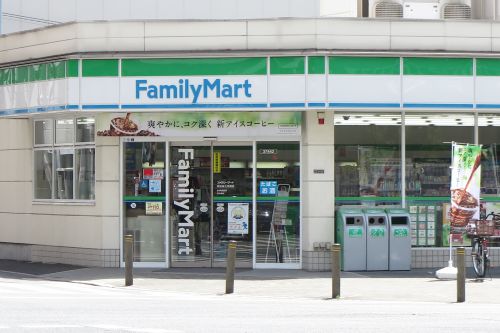 コンビニ　ファミリーマート 島之内周防町店（コンビニ）まで328m