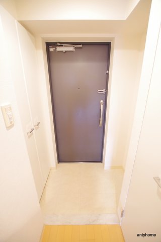 レジデンス京橋スクエアの玄関写真