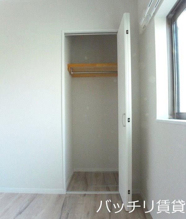 収納　画像は別号室写真の為、現状を優先いたします