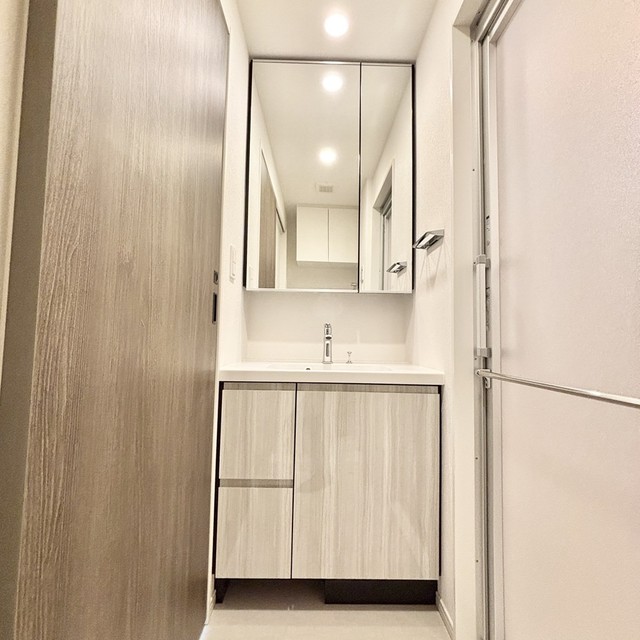 洗面設備　※写真は同タイプ住戸です。