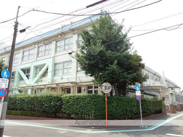 小学校　上小岩小学校（小学校）まで377m