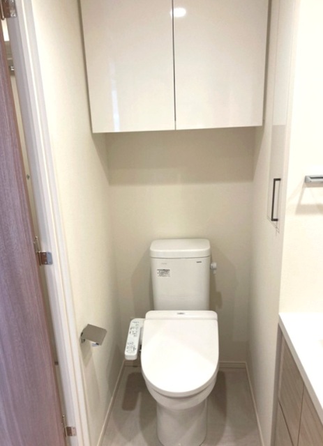 トイレ　※写真は同タイプ住戸です。