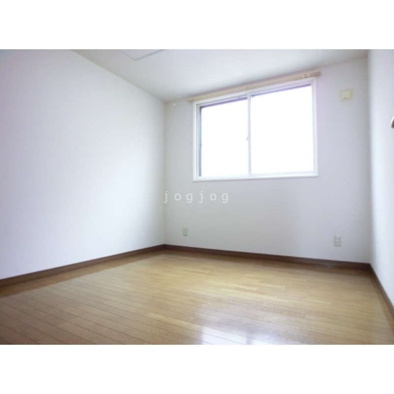 その他部屋・スペース　日当たりの良い明るいお部屋です。