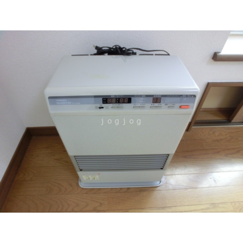 その他設備　冬はあったか石油ストーブです。