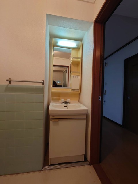 洗面設備　同物件別部屋の写真です。現状優先