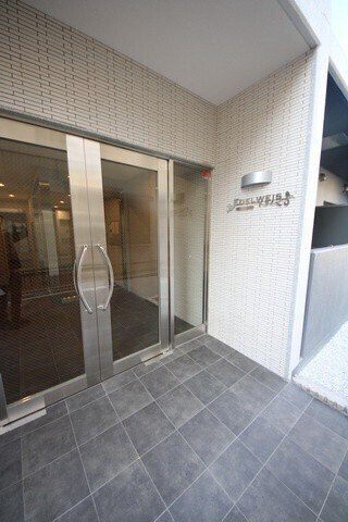 エントランス　オートロック完備