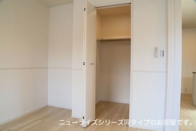 ＪＲ横浜線 橋本駅 バス乗車時間：24分 最寄りバス停で下車 徒歩5分 2階建 新築の内装写真
