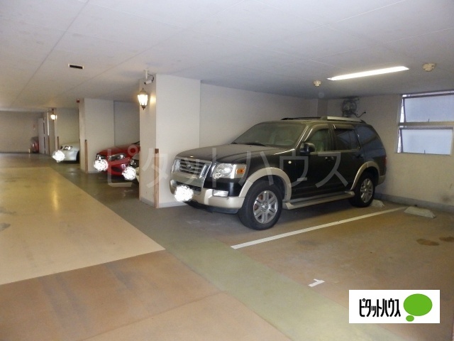 駐車場　駐車場